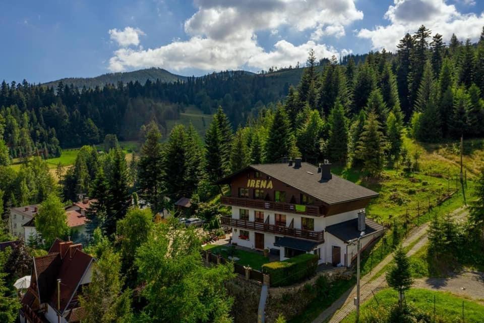 コルビエルフ Irena Bed & Breakfast エクステリア 写真